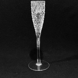 Vintage Oneida Countess Crystal Candlestick Holder 8”. Beautiful candlesticks holder is in very good condition.
