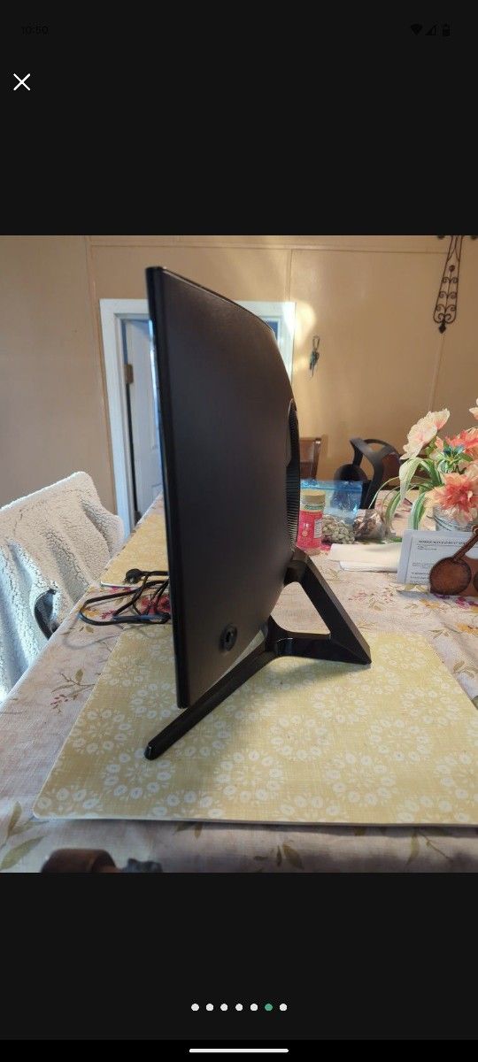 Samsung Curved Gaming Monitor 144hz 24" for Sale in City Of Industry