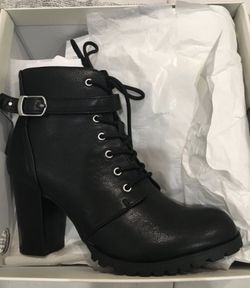 Leather boots $65 RETAILS FOR $80