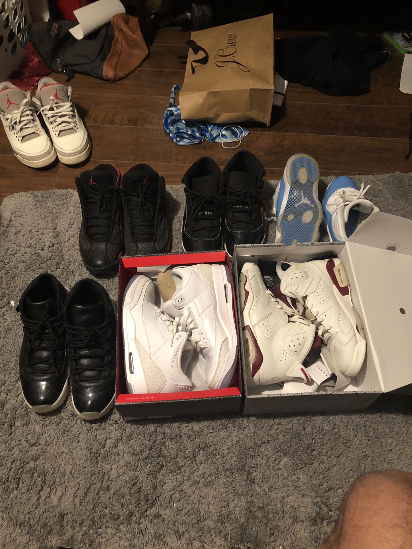 Jordan Trade for yeezys or Off white (Size 10.5)