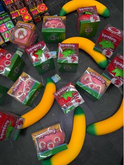SQUEEZY bananas strawberry’s & peaches