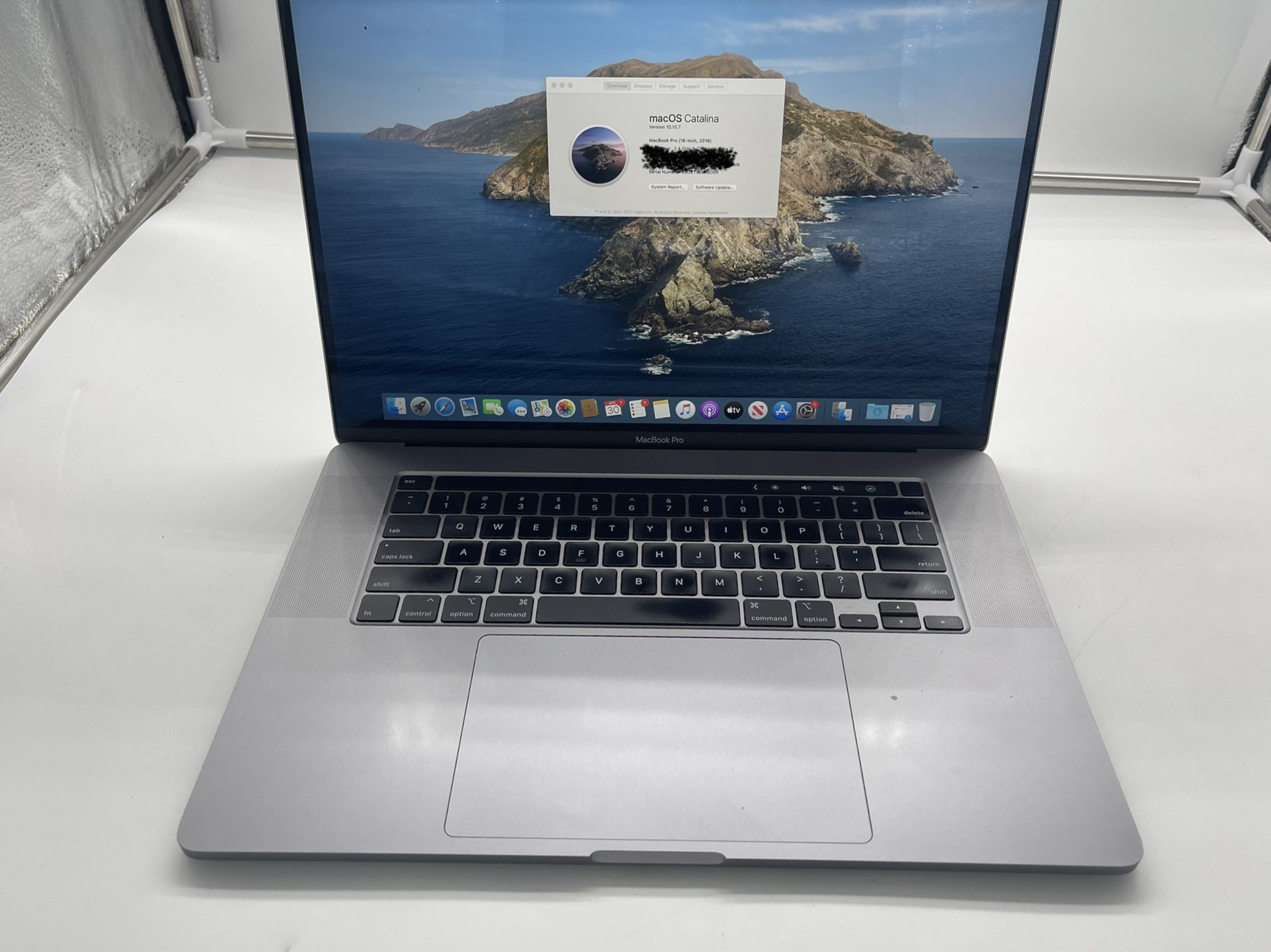 2019 Apple MacBook Pro Touch Bar 16" Silver | 2.4GHz 8 Core i9 64GB RAM 1TB