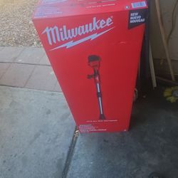 Milwaukee  M18 Brushless Stick Transfer Pump