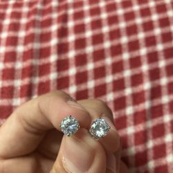 Earings 
