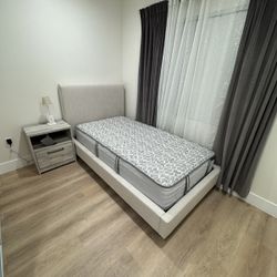 Tweets twin bed with mattress