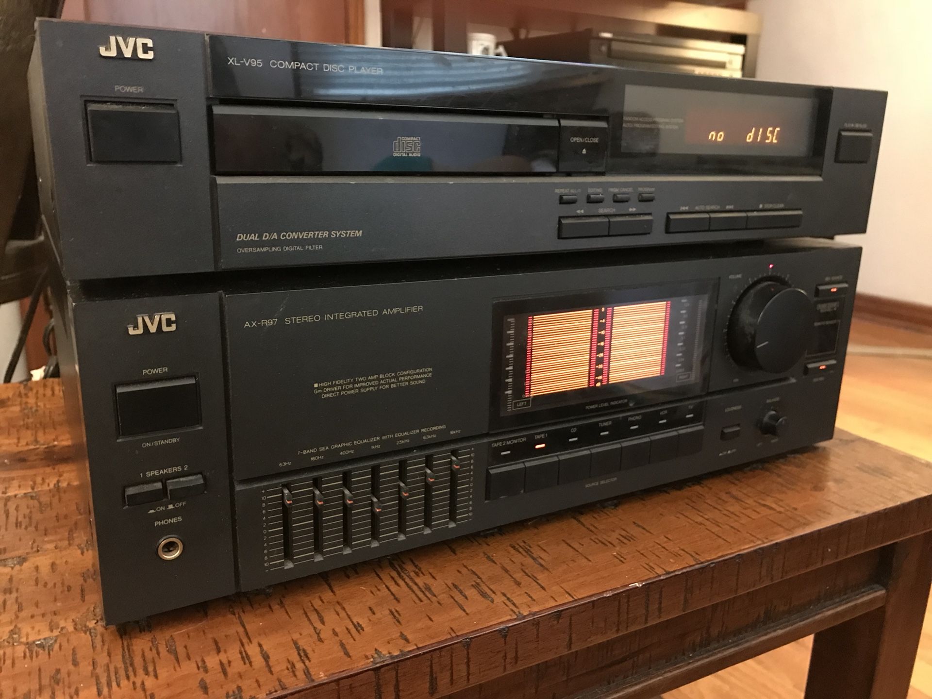 Vintage JVC AX-R97 Integrated Amp / JVC XL-V95 CD Player