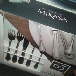 Mikasa 64-Piece Beaded Flatware Set
