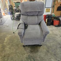 Lift Recliner- Made In America 