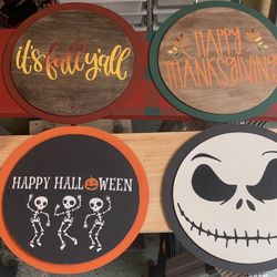 Holiday & Seasonal Door Hangers