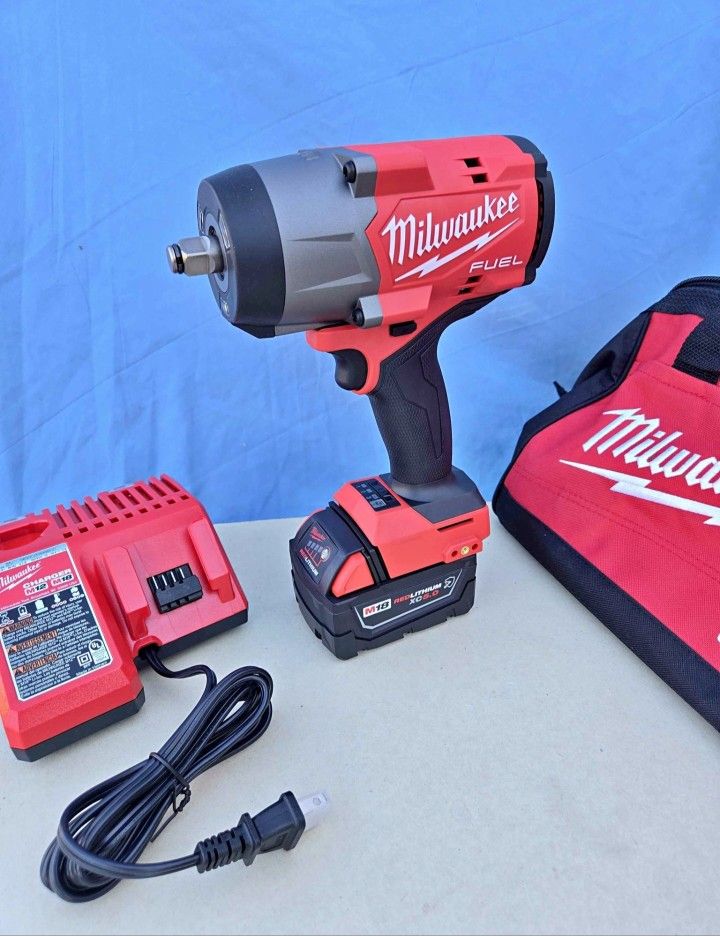 Milwaukee FUEL 18V 1/2in. High Torque Impact Wrench KIT