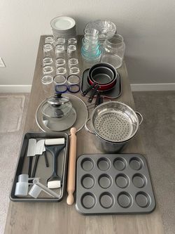 Various kitchen supplies bundle