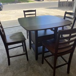 Dinning Room Wood Table With 4 Chairs 