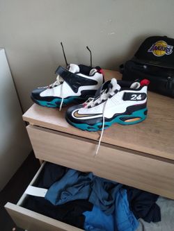 Ken Griffey Jr Size 10 1/2