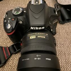Nikon 3200 DSLR + Accessories + Peak Design Bag
