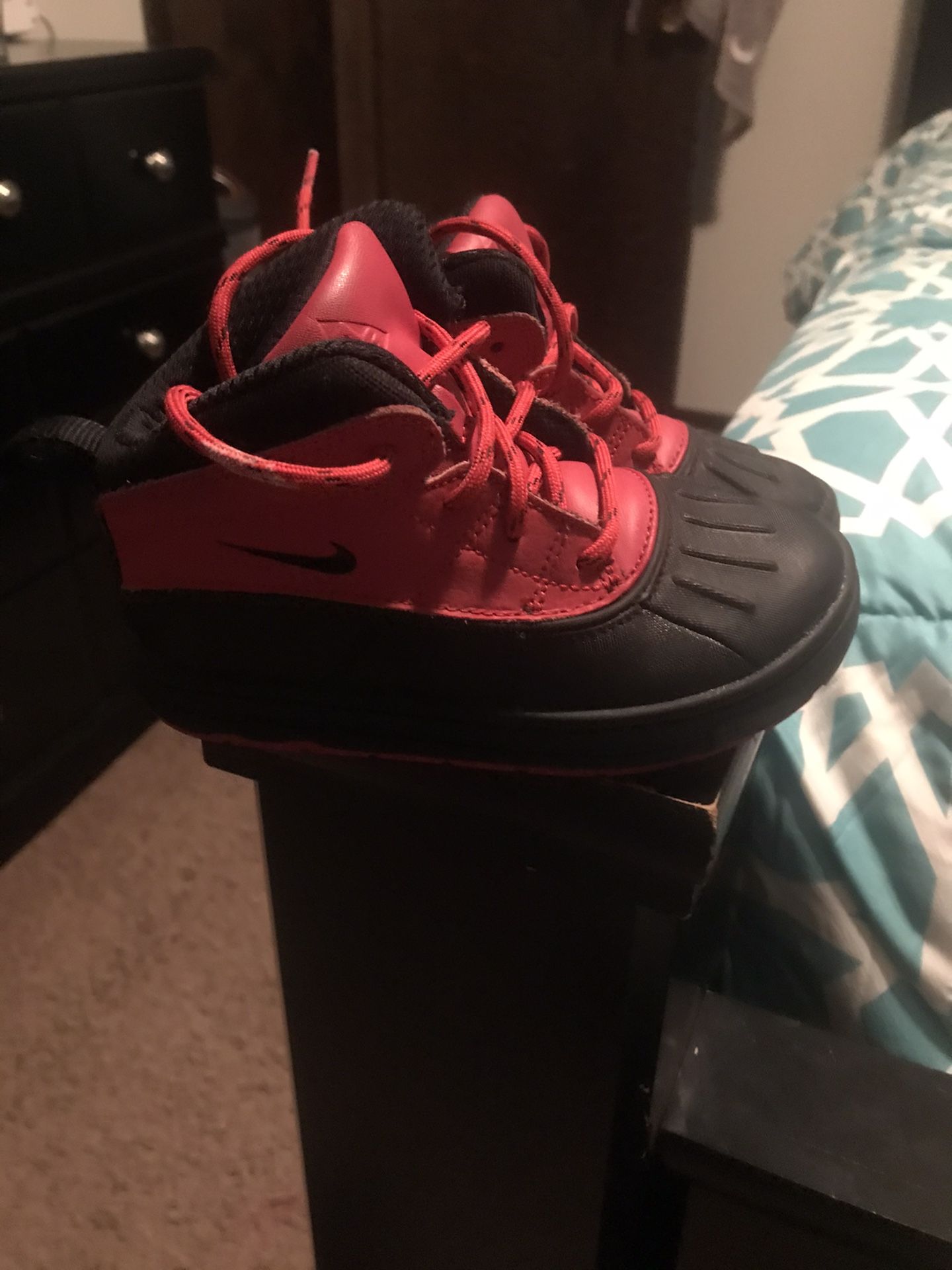 Toddler Nike boots