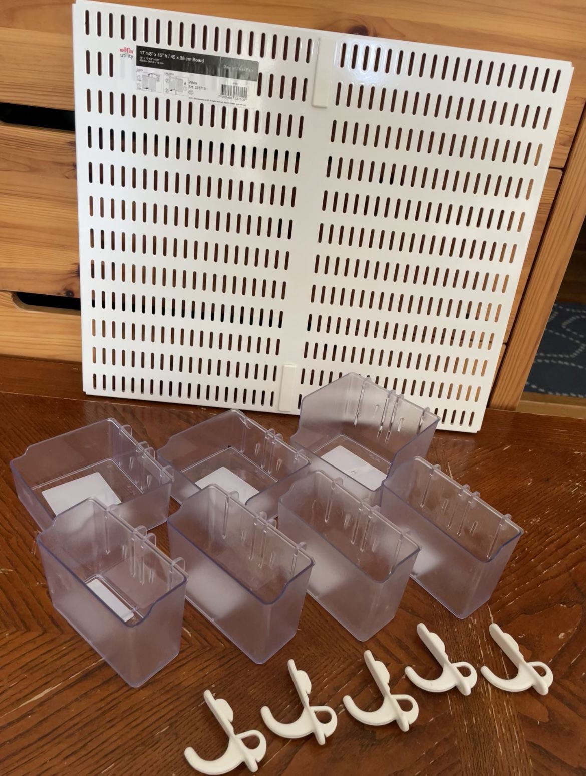 Elfa Utility Organizer Pegboard (18”x15”) w/accessories 