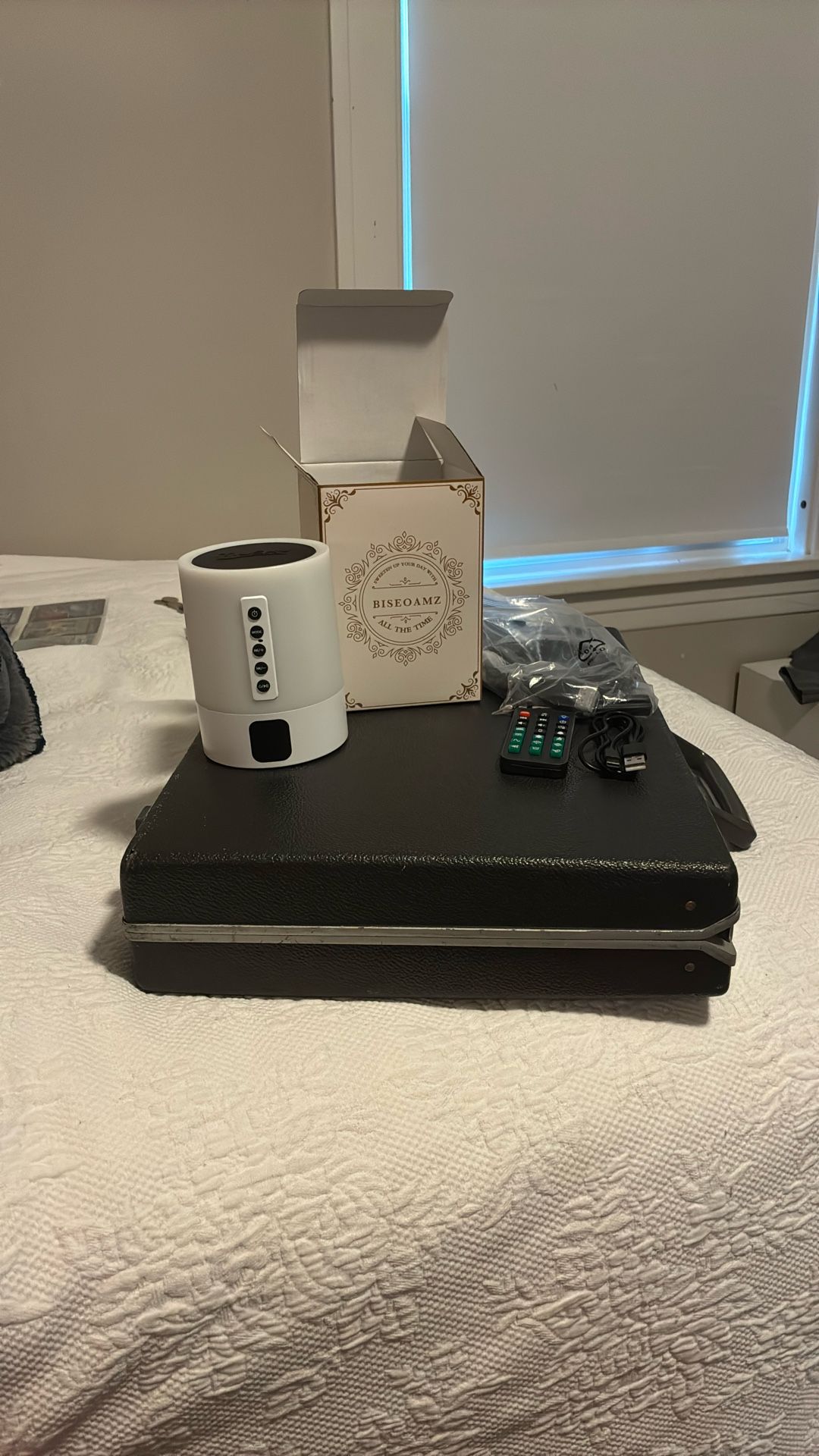Biseoamz Alarm clock With A Bluetooth Speaker