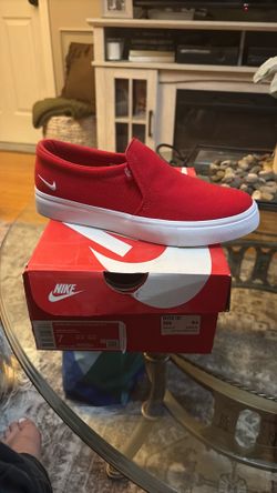 Nike slip on shoes