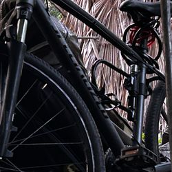 Specialized Crosstrail Bike