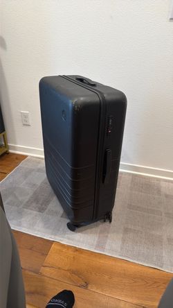 Monos hard luggage