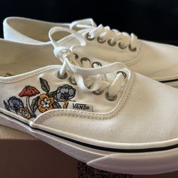 Vans Unworn Authentic Floral Marshmallow Mushroom Embroidered Shoes 