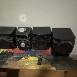 LG XBOOM 700W 2.1ch Mini Shelf System Built-in Sub and Bluetooth