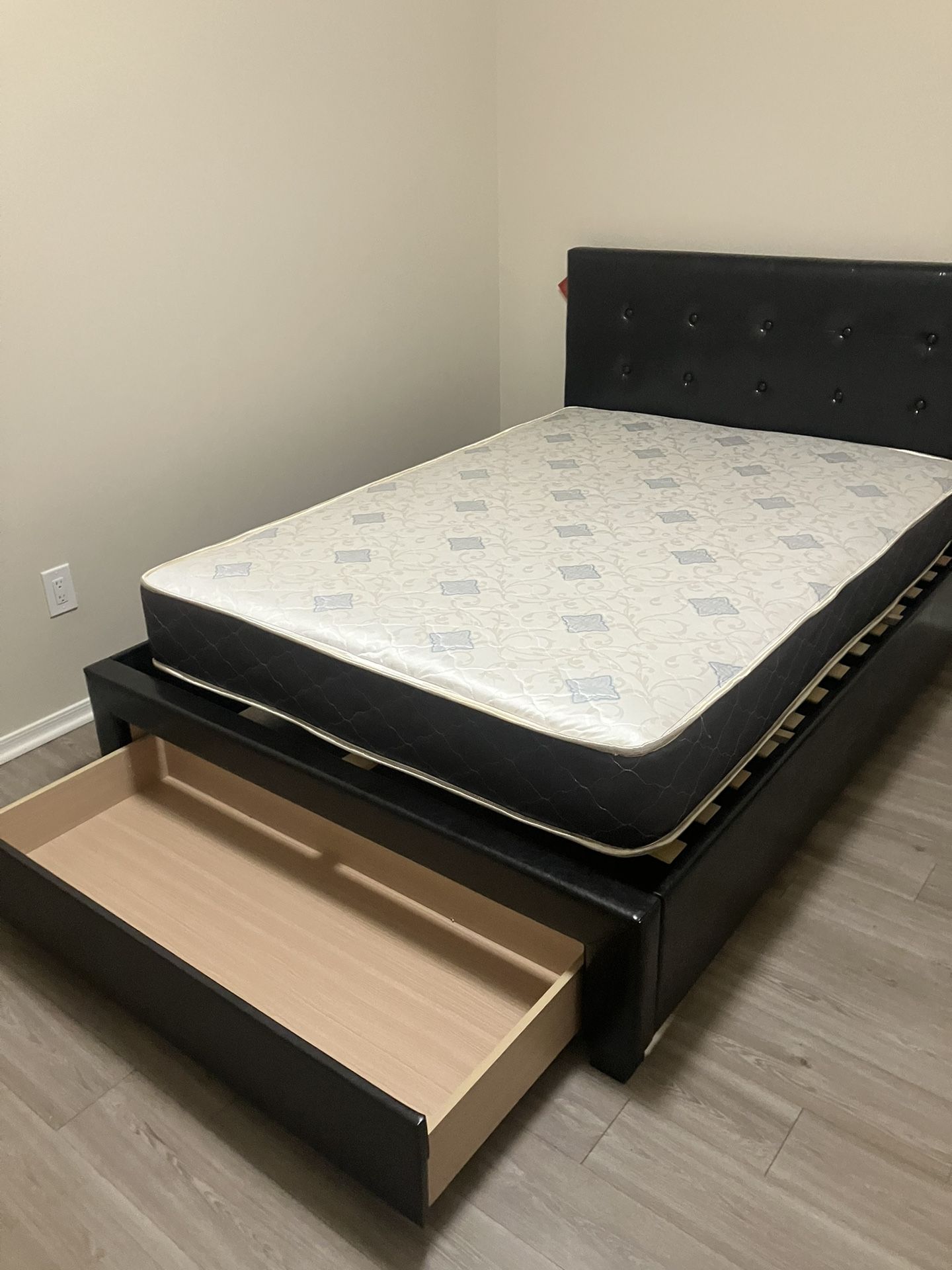 Full Size Bed Frame With Mattress