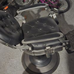 BARBER CHAIR 