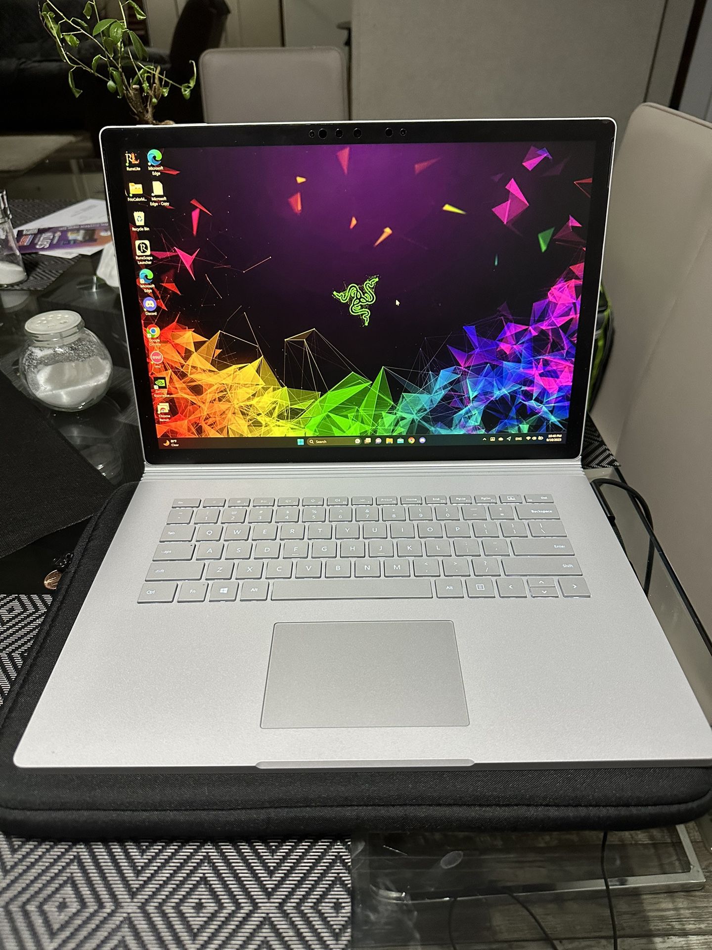 Selling - Surface Book 2