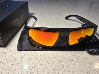 Oakley Holbrook Sunglasses Black / Red