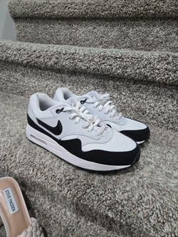 Nike woman/kid  size  5y