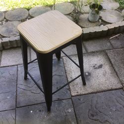 HEAVY DUTY FLOWER POT STAND THIS IS FOR SOMETHING HEAVY. YOU CAN USED LIKE STAND OR STOOL . 