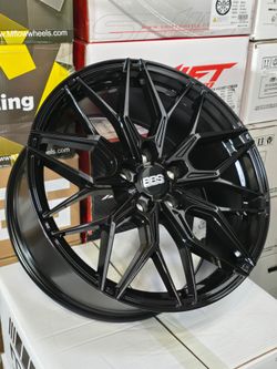 19x9.5/19x8.5 NEW STAGGERED MST MT02.  5X114.3/5x120