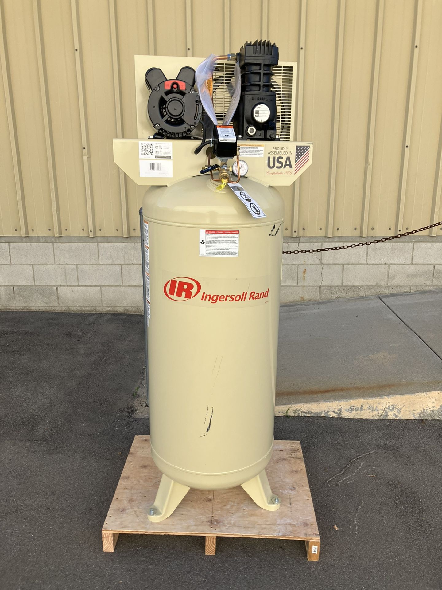 New Ingersoll Rand SS3L3 60 Gallon Vertical Air Compressor