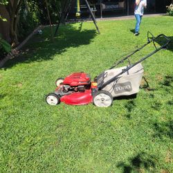 Toro Lawn Mower (Gardening Equipment) 
