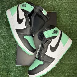 NEW Air Jordan 1 Retro High OG 'Green Glow' Men’s Size 10 & 11.5 DZ5485-130
