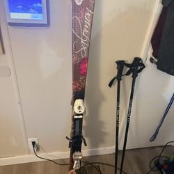 Women’s Skis