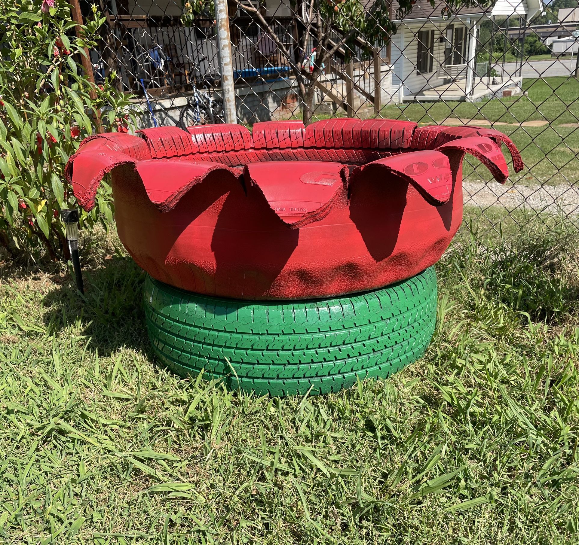 Rose Tire Pot
