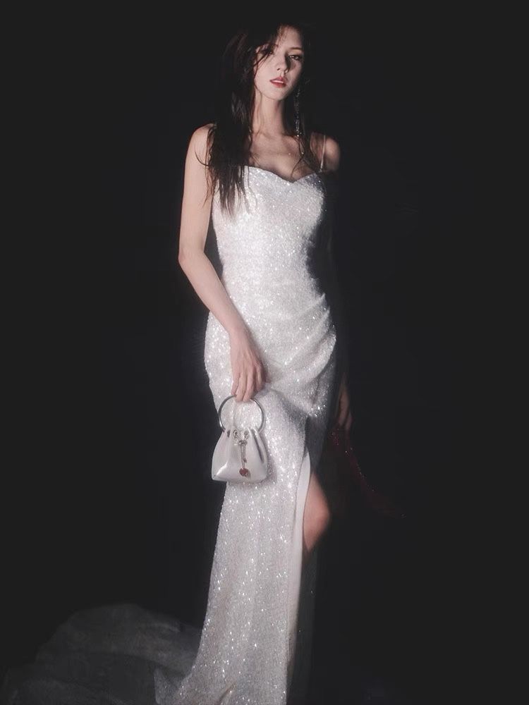 Shinny Sleeveless Evening Dress 