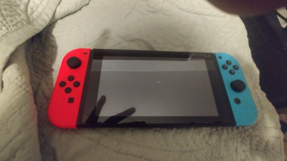 Barely Used Switch Has 2 Sets Of Joy Cons And A Case. Can Try Before You Buy, Is Completely Erased. 