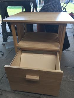 Wood drawer/ file cabinet / nite stand