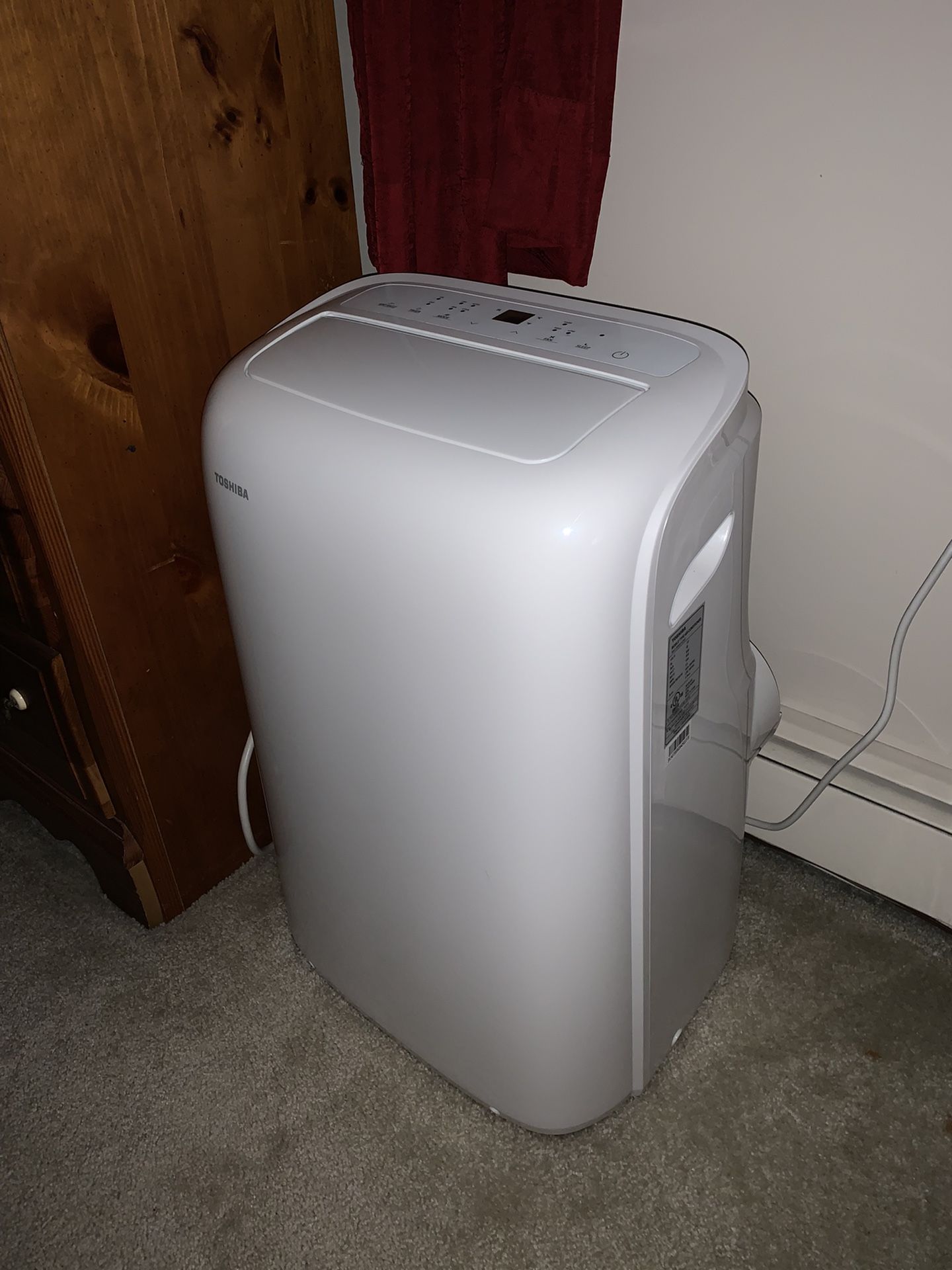 Toshiba 115-Volt Portable AC w/ Dehumidifier Function