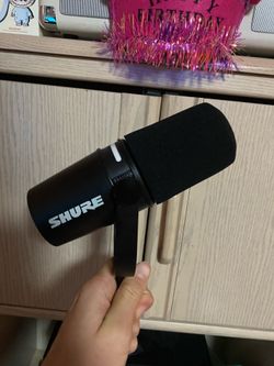 Sure SM7+ Perfect Condition  with headphones. OG price of $300