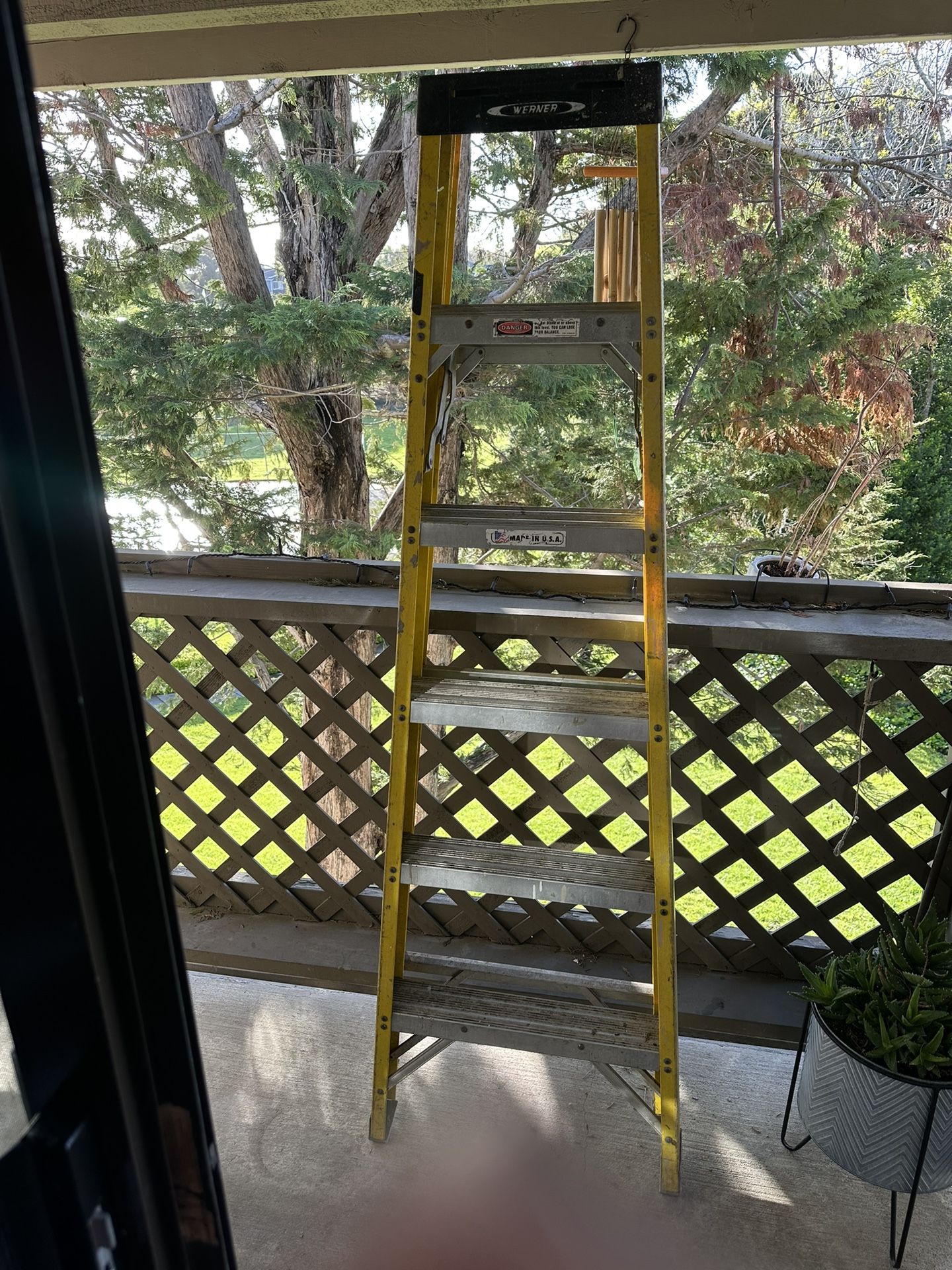 6ft Fiberglass Ladder (Werner)