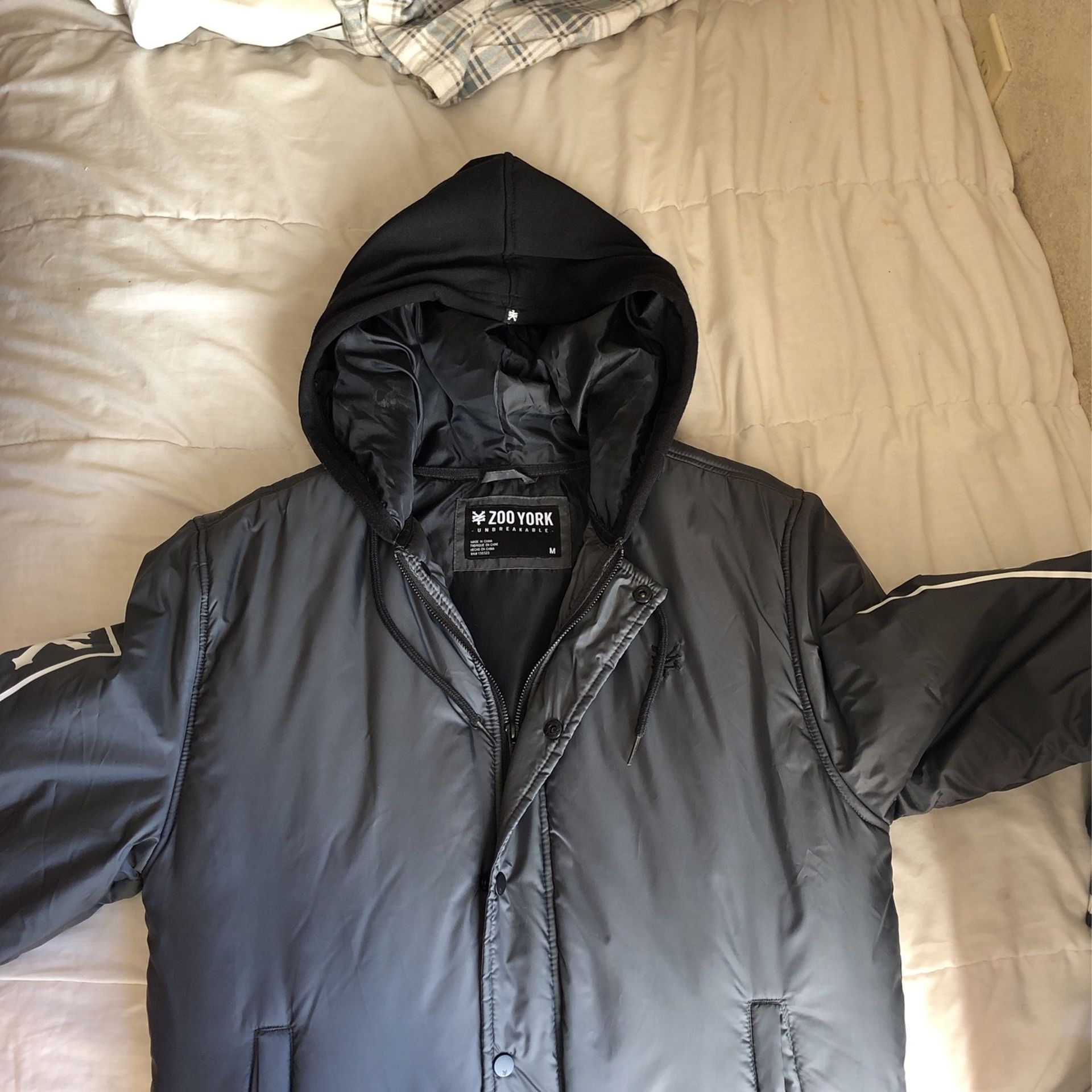 Zoo York Unbreakable Hoodie Size Medium