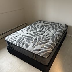 Sealy Posturepedic Plus Ultra Firm Full Size Mattress + Box Spring