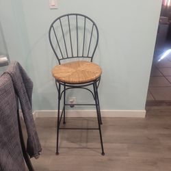 Set Of 2 Rod Iron Swivel Bar Chairs Great Condition