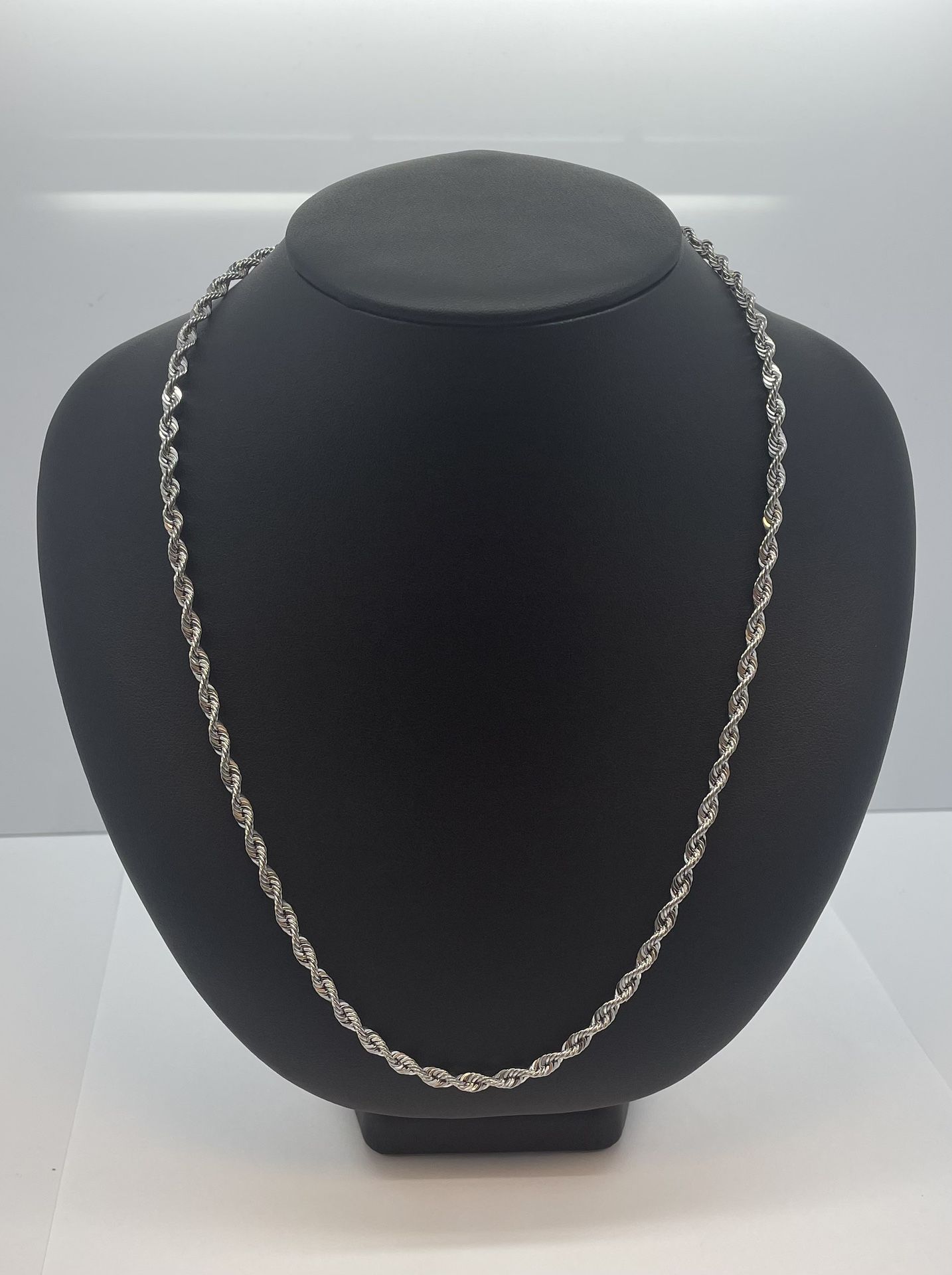 10K W Gold Use. Rope Hallow Chain