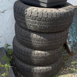4 Tires For Sale/ 4 Gomas / P245/65/R17