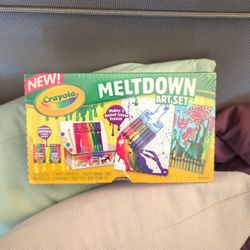 Crayola Crayons Meltdown Art Set 